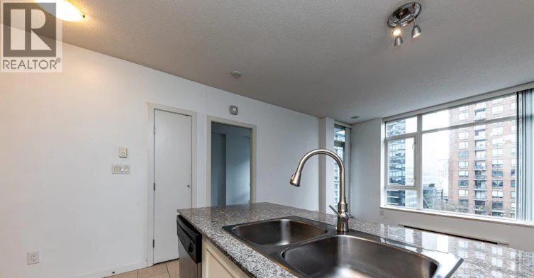 480 Robson Street, Vancouver, BC, V6B 0H3 - 10