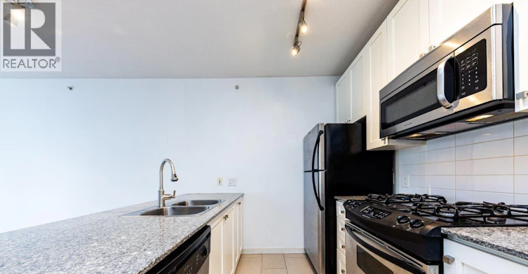 480 Robson Street, Vancouver, BC, V6B 0H3 - 2