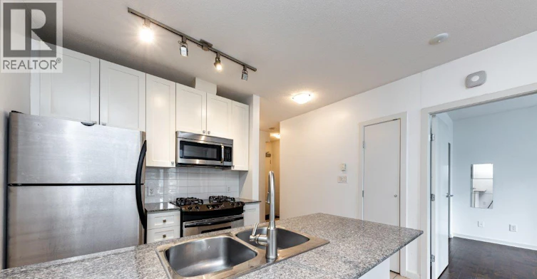 480 Robson Street, Vancouver, BC, V6B 0H3 - 8