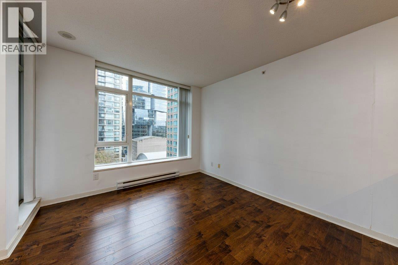 480 Robson Street, Vancouver, BC, V6B 0H3 - 13