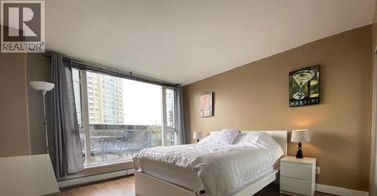 710-555 Abbott, Vancouver, BC, V6B 6B8 - 4