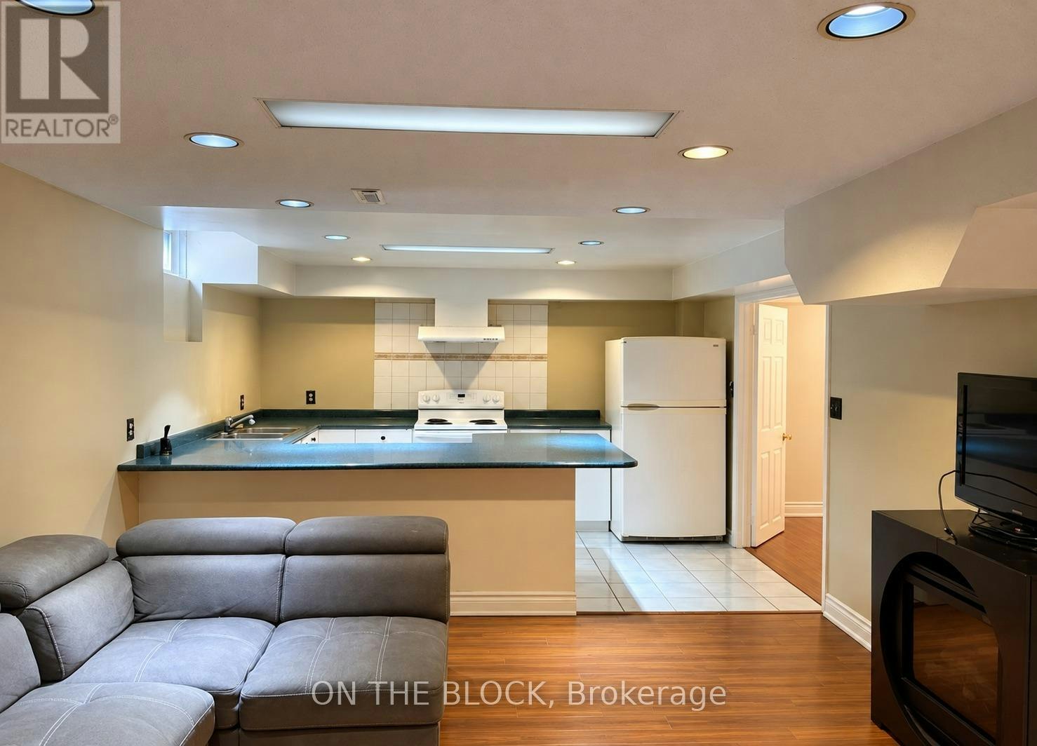 70 Dalmatian Crescent, Toronto, ON, M1C 4W7 - 2