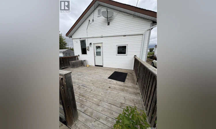 111 4th Avenue E