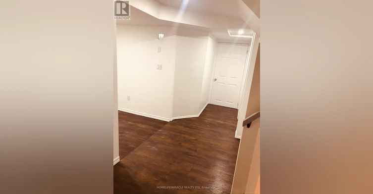 5592 Highbank Road, Mississauga, ON, L5M 6E4 - 6