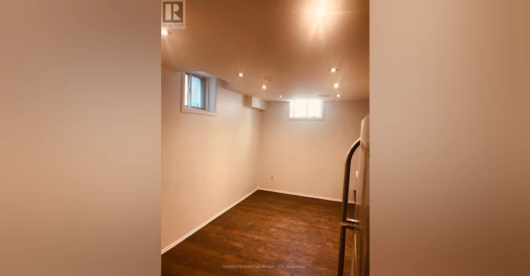 5592 Highbank Road, Mississauga, ON, L5M 6E4 - 4