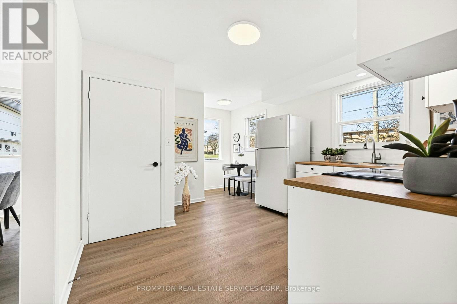 81 Maxome Avenue, Toronto, ON, M2M 3K2 - 4