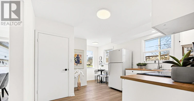 81 Maxome Avenue, Toronto, ON, M2M 3K2 - 4