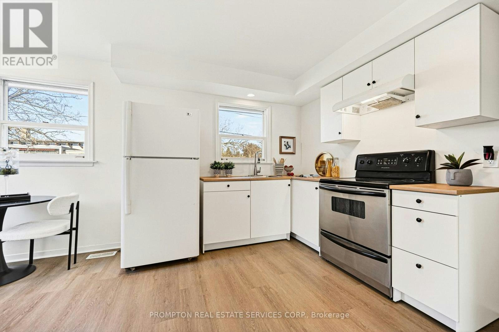 81 Maxome Avenue, Toronto, ON, M2M 3K2 - 5