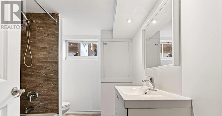 81 Maxome Avenue, Toronto, ON, M2M 3K2 - 16