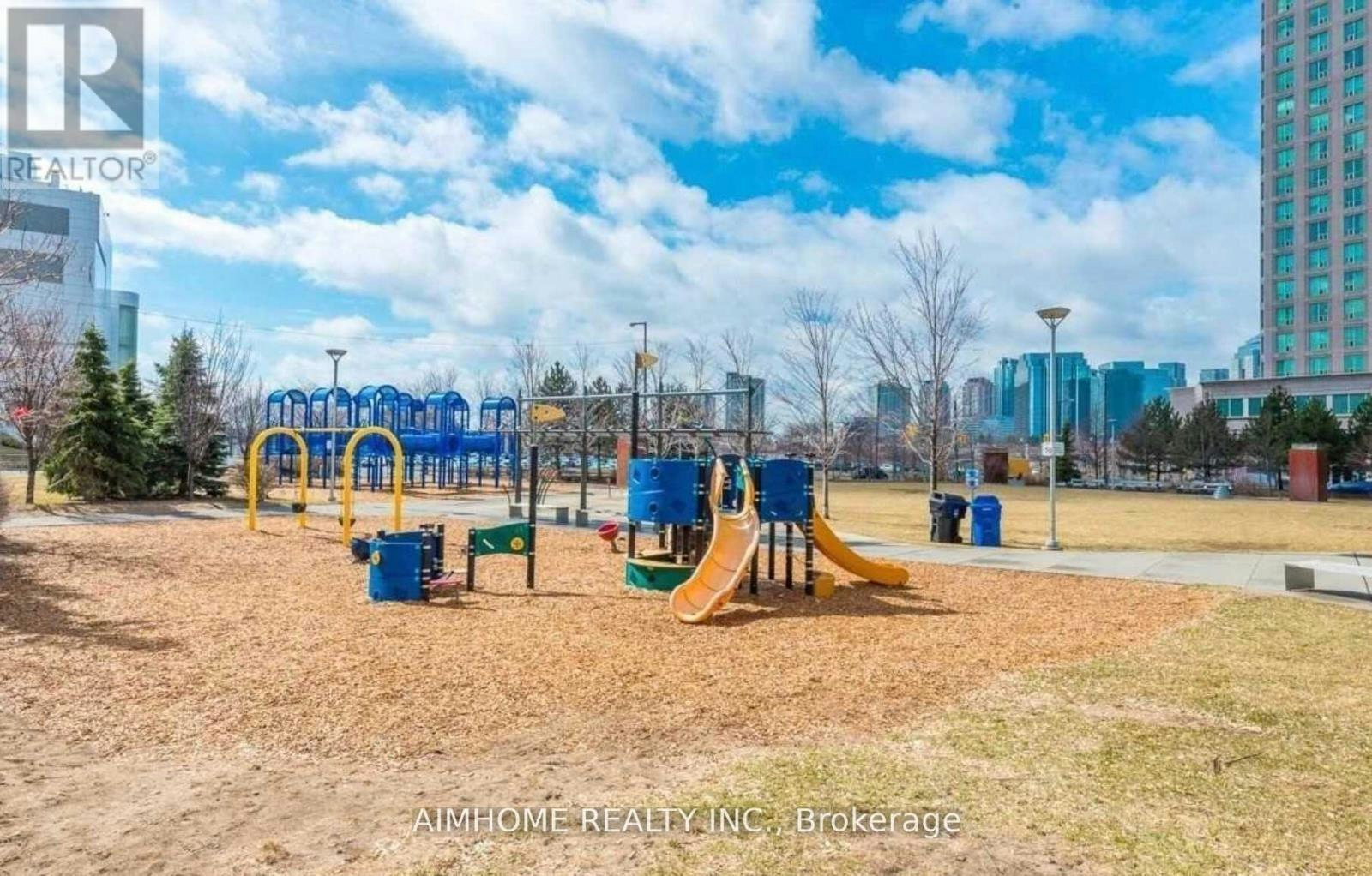TH330-38 Lee Centre Drive, Toronto, ON, M1H 3J7 - 6