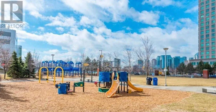 TH330-38 Lee Centre Drive, Toronto, ON, M1H 3J7 - 6