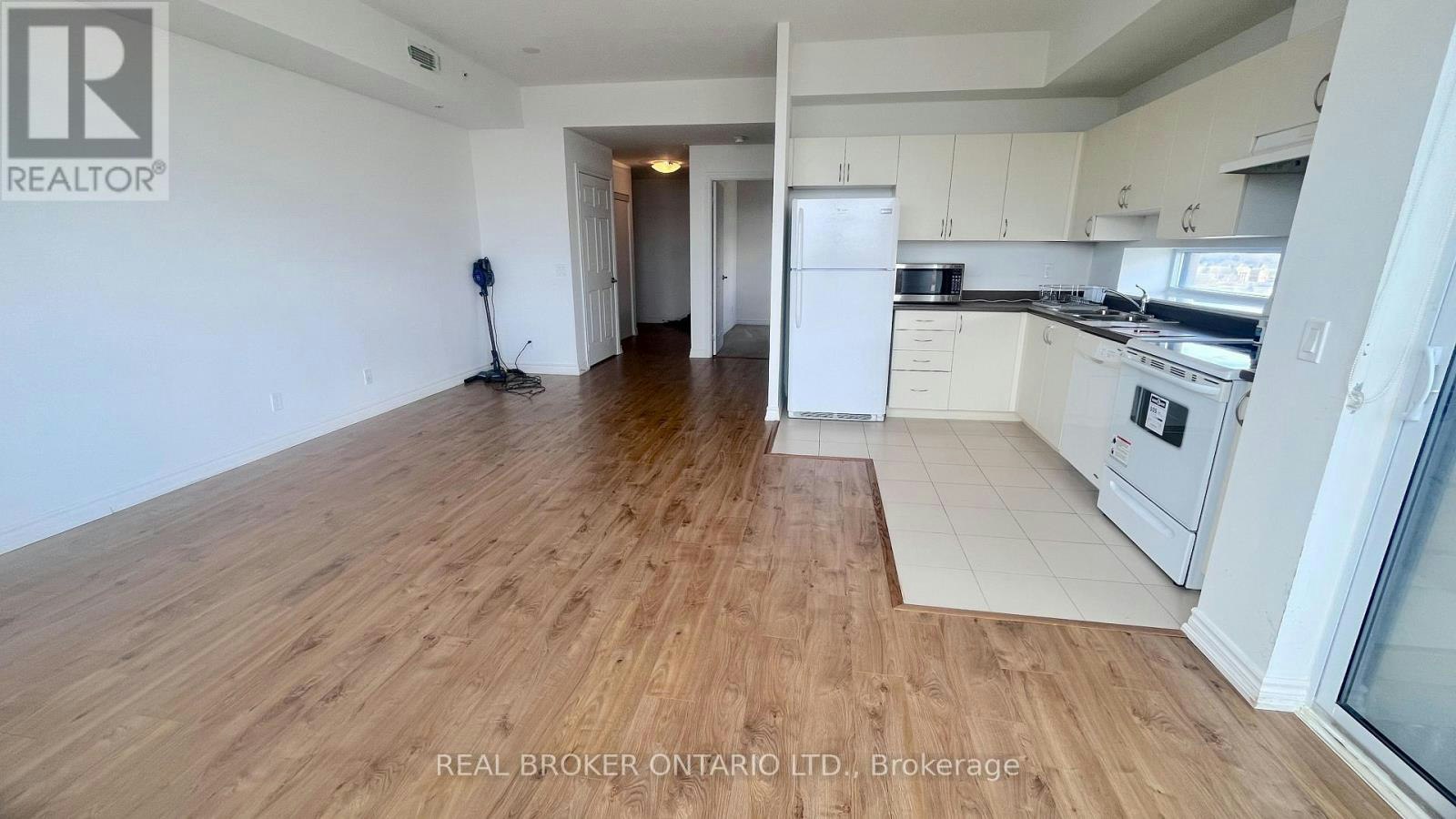 903-280 Donlands Avenue, Toronto, ON, M4J 0A3 - 9