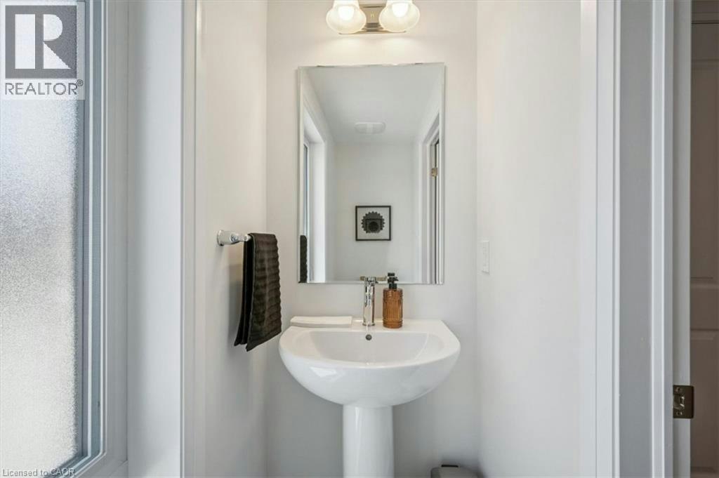 105 Reverie Way, Kitchener, ON, N2E 0K5 - 8