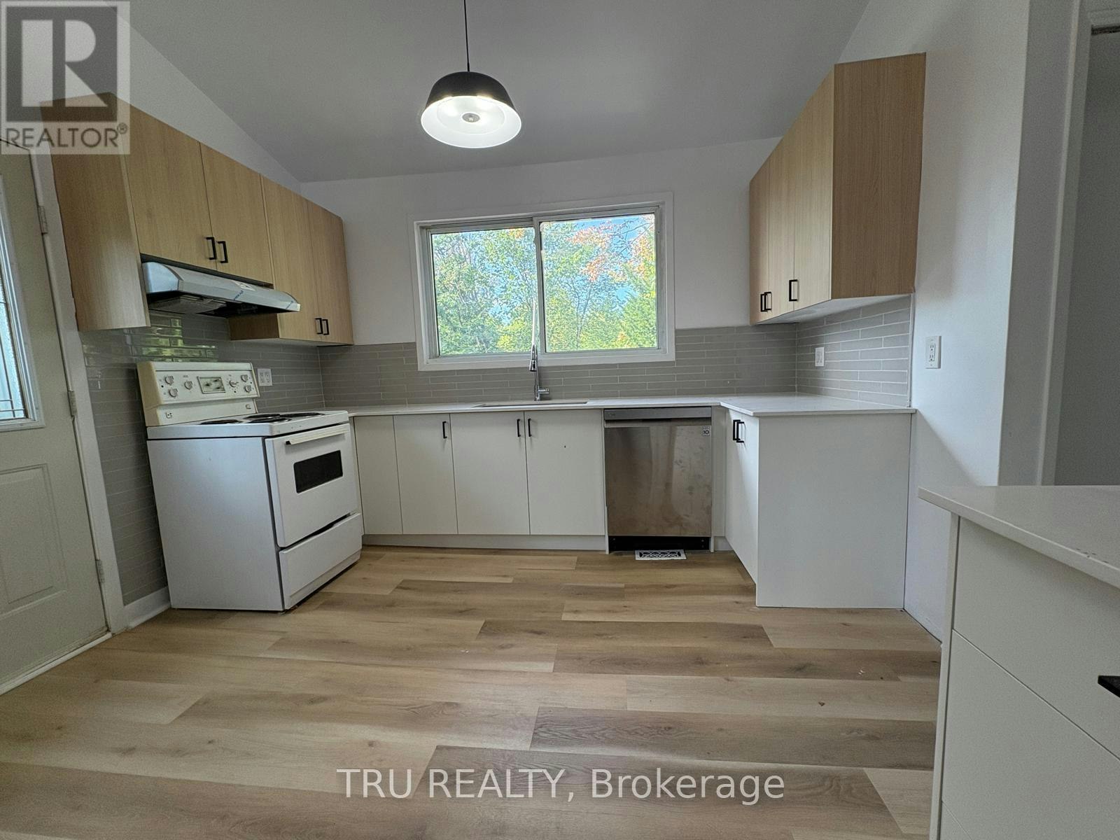 2417 Junction Avenue, Ottawa, ON, K1V 8G8 - 12