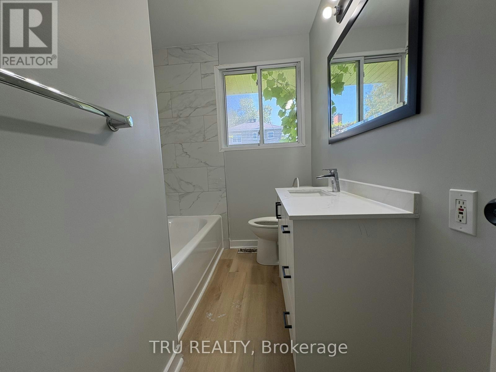 2417 Junction Avenue, Ottawa, ON, K1V 8G8 - 22