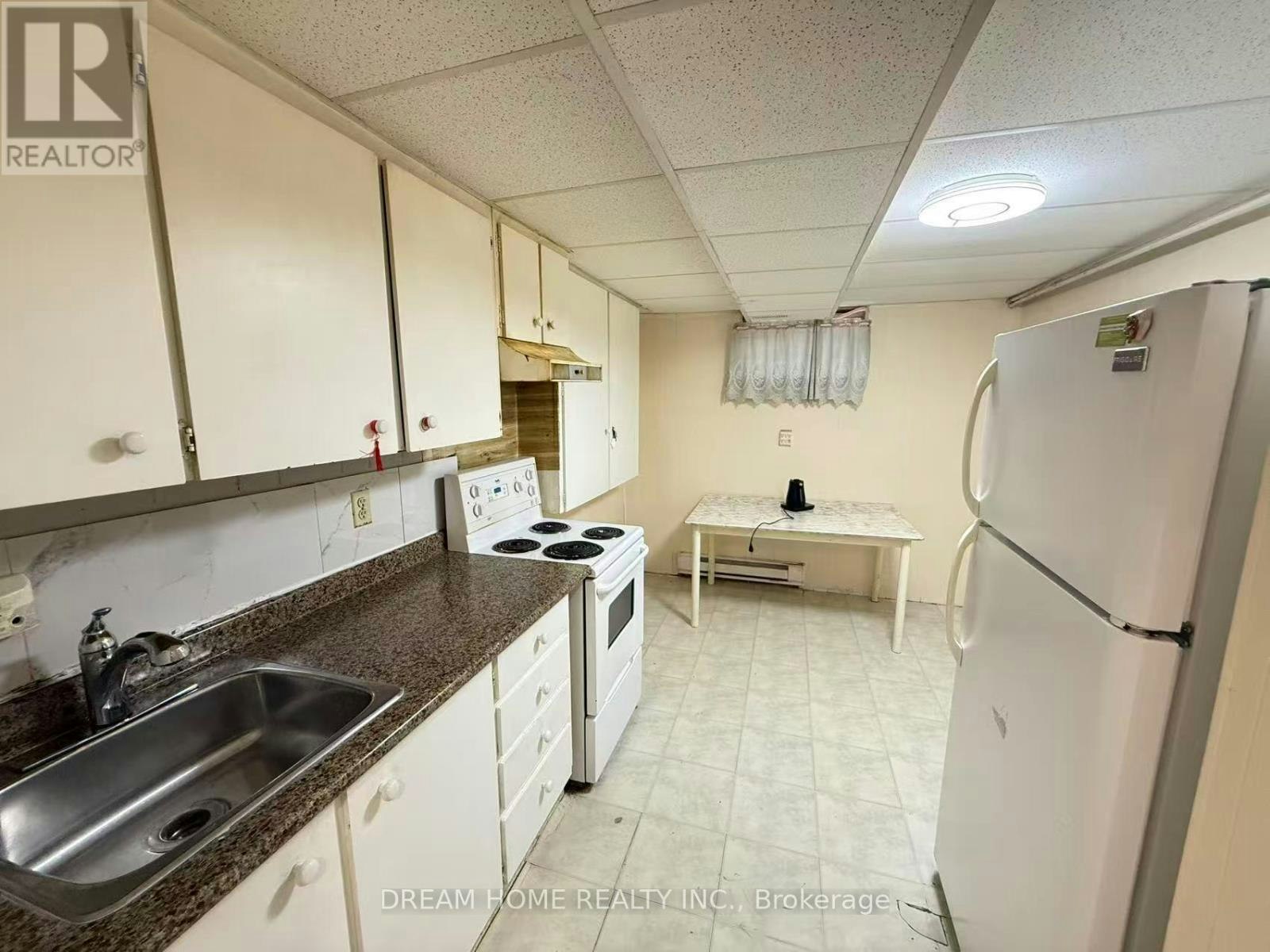 92 Rainier Square, Toronto, ON, M1T 3A2 - 12