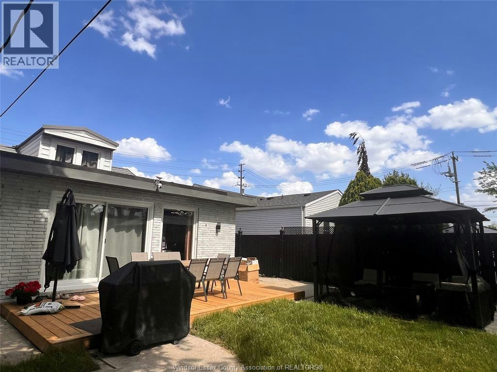 2427 Mercer, Windsor, ON, N8X 3R6 - 10