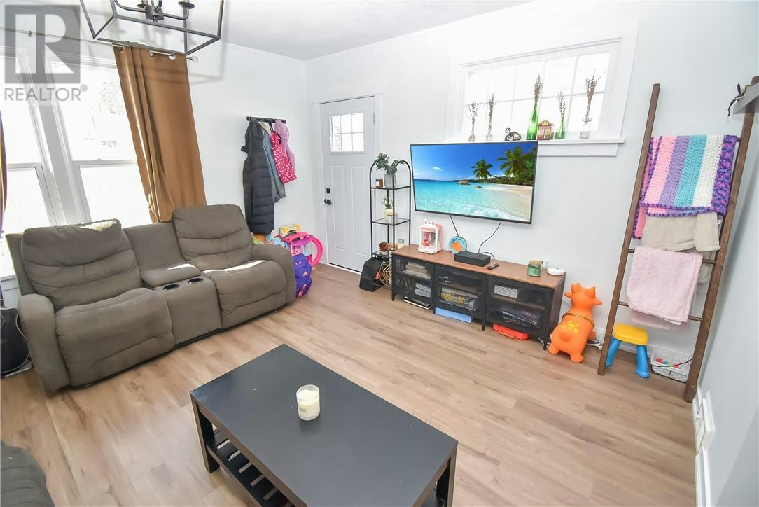 14 B Sixth Avenue, Greater Sudbury, ON, P0M 2C0 - 5