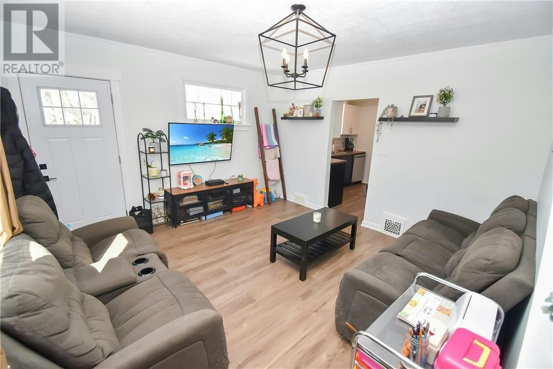 14 B Sixth Avenue, Greater Sudbury, ON, P0M 2C0 - 6