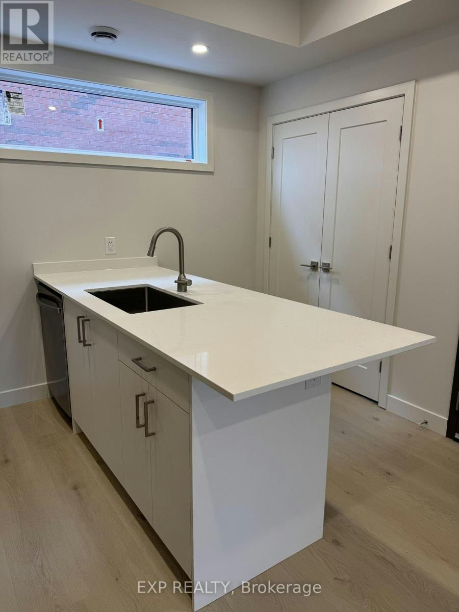 6-1301 Dorchester Avenue, Ottawa, ON, K1Z 8E8 - 4
