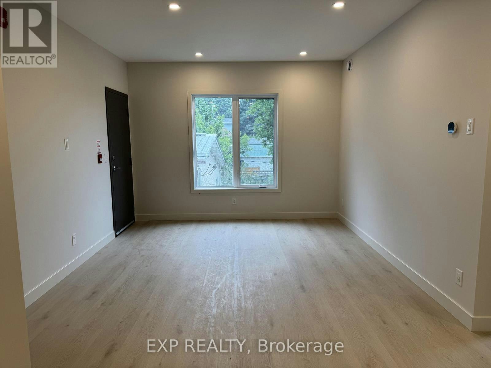 6-1301 Dorchester Avenue, Ottawa, ON, K1Z 8E8 - 5