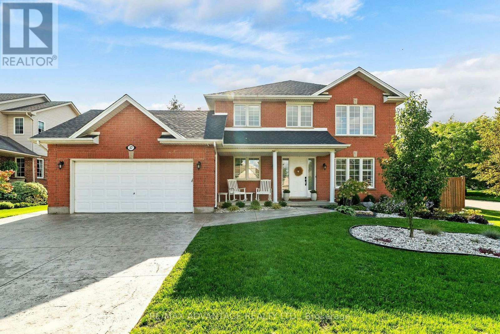 37 Calvert Lane, Komoka, ON, N0M 2A0