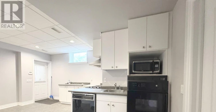 6 Cadmus Road, Toronto, ON, M2M 2M4 - 7
