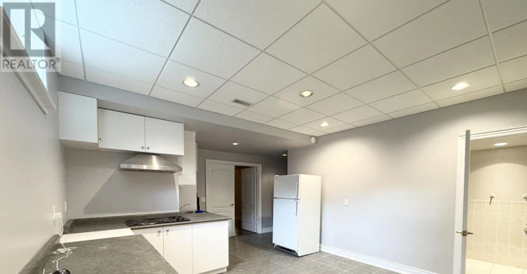 6 Cadmus Road, Toronto, ON, M2M 2M4 - 6