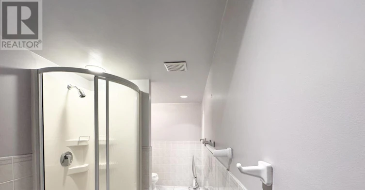 6 Cadmus Road, Toronto, ON, M2M 2M4 - 9