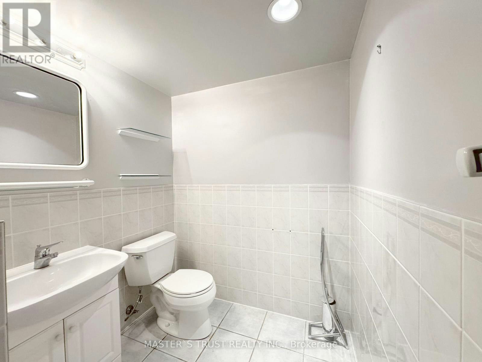 6 Cadmus Road, Toronto, ON, M2M 2M4 - 8