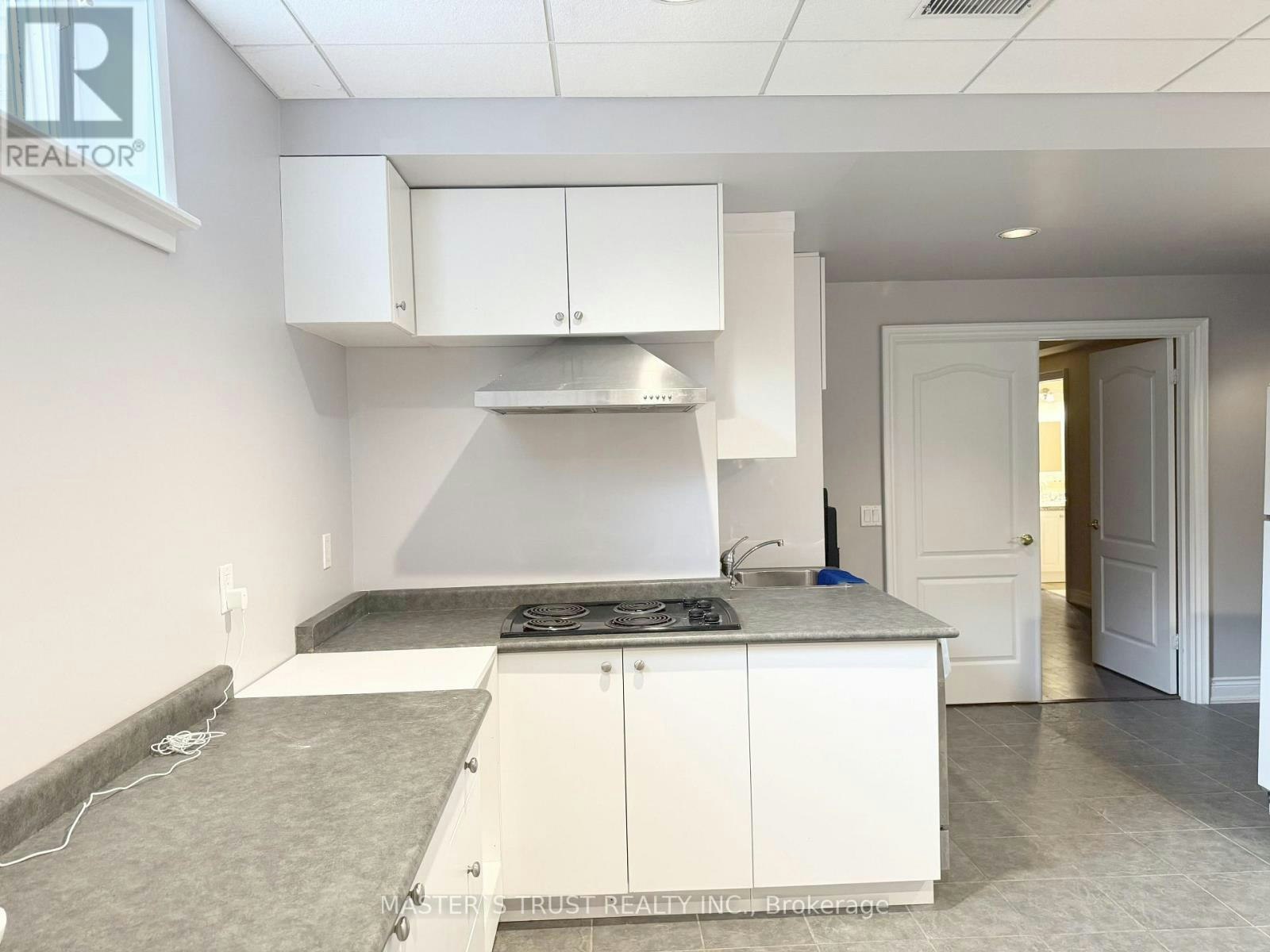6 Cadmus Road, Toronto, ON, M2M 2M4 - 5