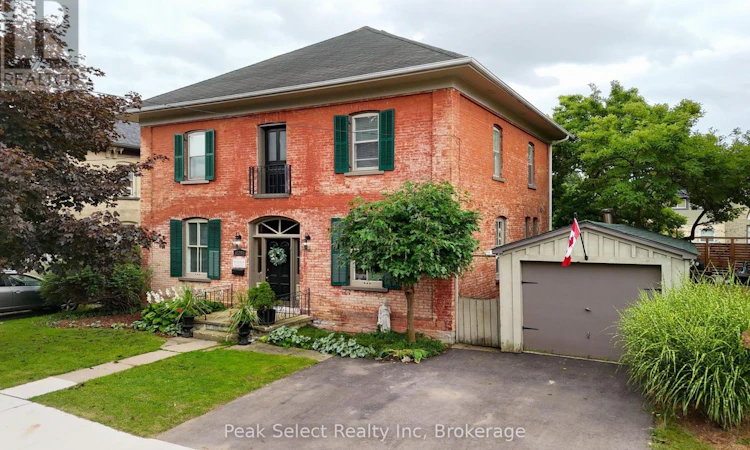 220 Elgin Street E