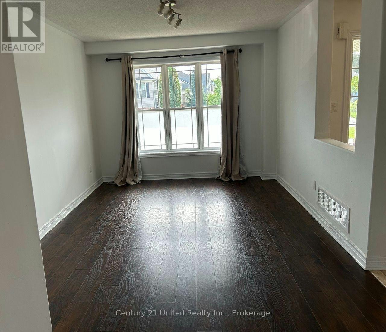 132 Bowen Drive, Peterborough, ON, K9H 0C1 - 4