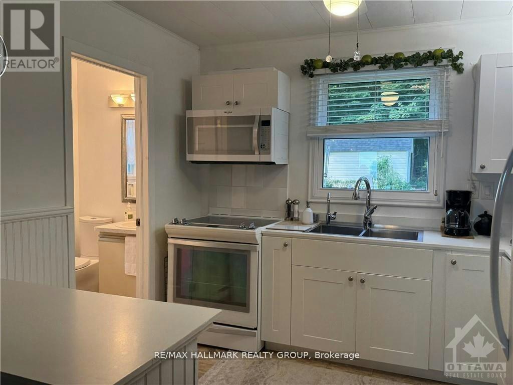 112 Mckenzie Lane, Elizabethtown, ON, K6V 7E5 - 8