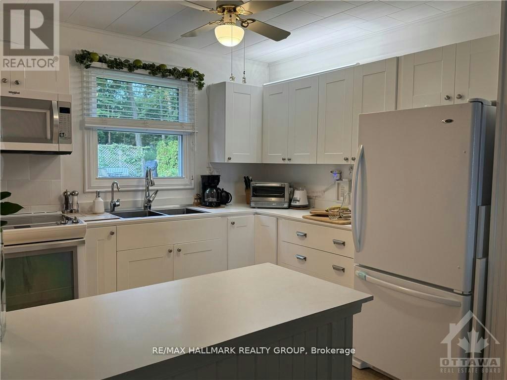 112 Mckenzie Lane, Elizabethtown, ON, K6V 7E5 - 7
