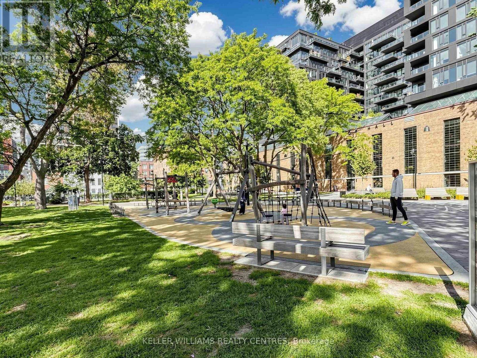 617-39 Brant Street, Toronto, ON, M5V 2L9 - 27