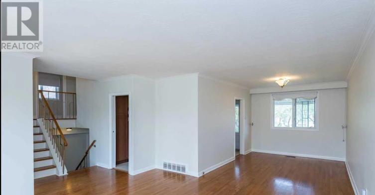 286 Searle Avenue, Toronto, ON, M3H 4C4 - 5
