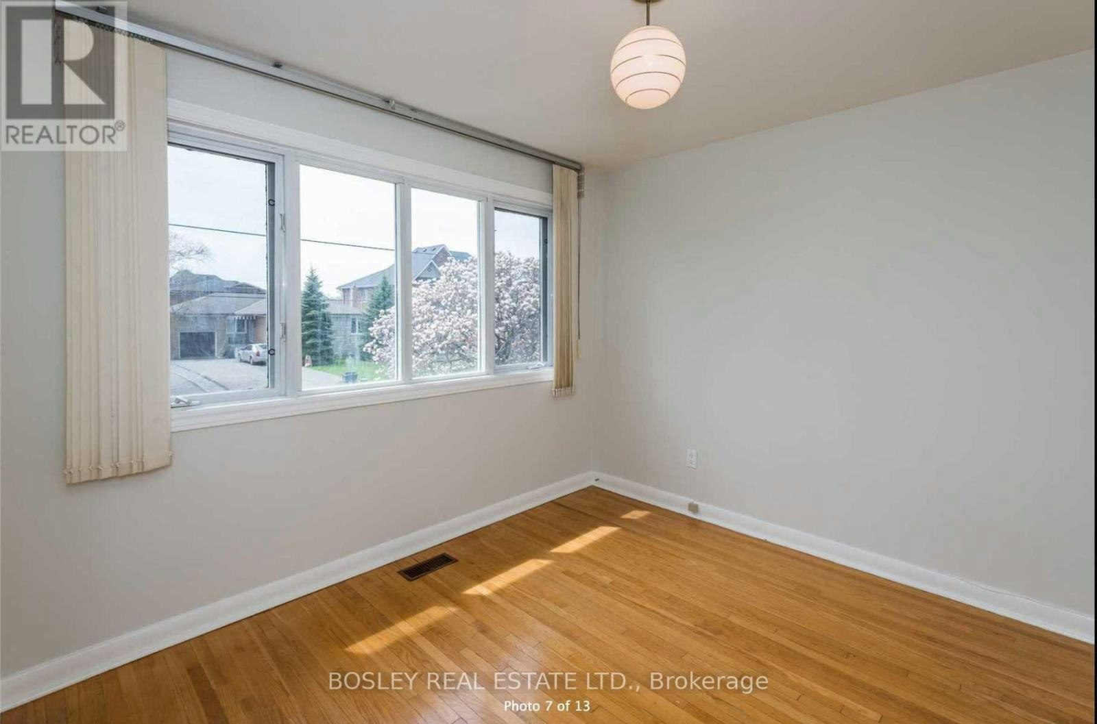 286 Searle Avenue, Toronto, ON, M3H 4C4 - 6