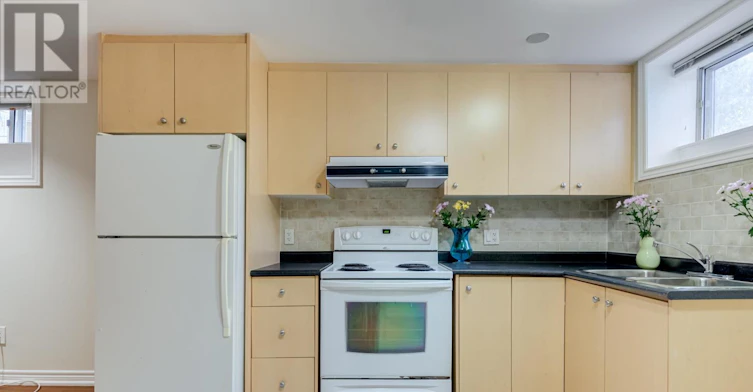 LOWER-127 Rusholme Road E, Toronto, ON, M6H 2Y6 - 14