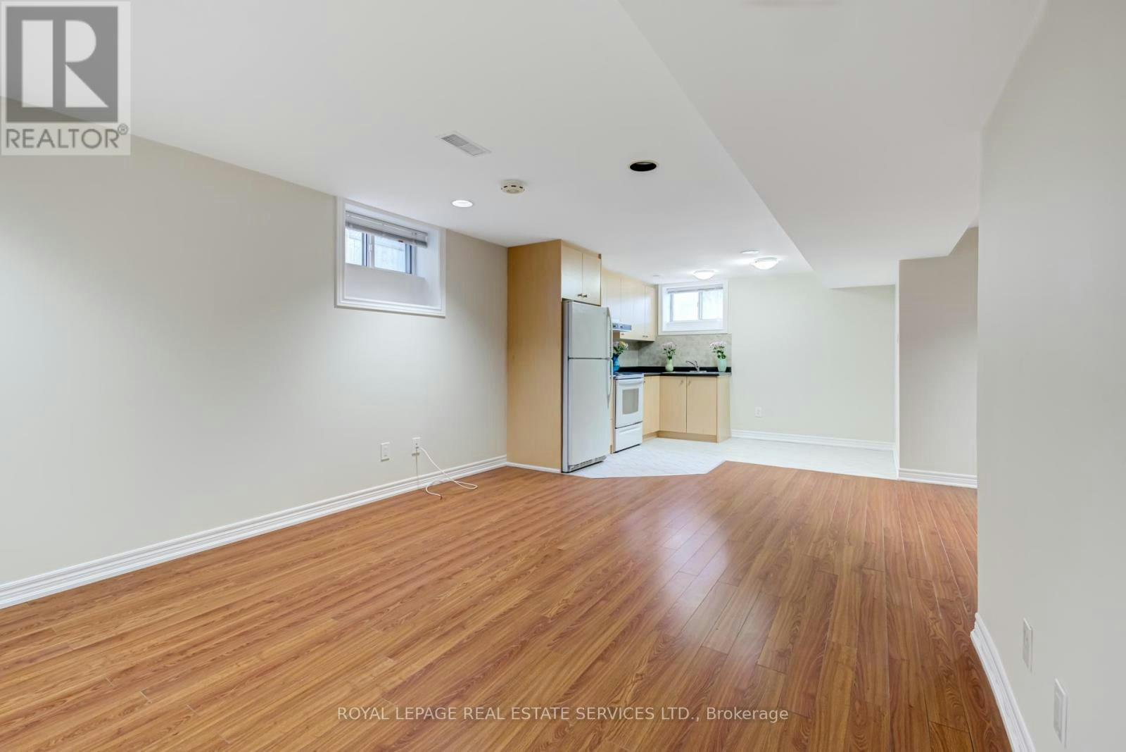 LOWER-127 Rusholme Road E, Toronto, ON, M6H 2Y6 - 11