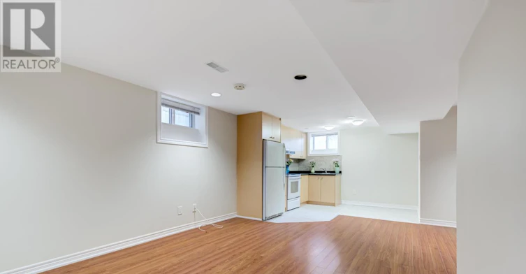 LOWER-127 Rusholme Road E, Toronto, ON, M6H 2Y6 - 11