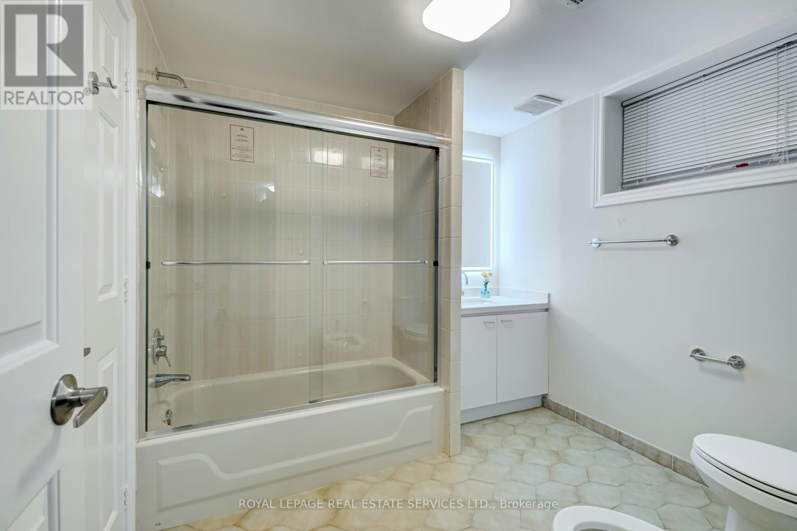 LOWER-127 Rusholme Road E, Toronto, ON, M6H 2Y6 - 25