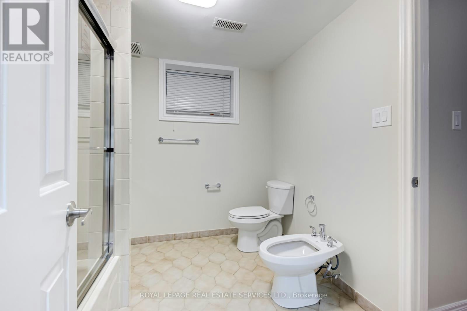 LOWER-127 Rusholme Road E, Toronto, ON, M6H 2Y6 - 24