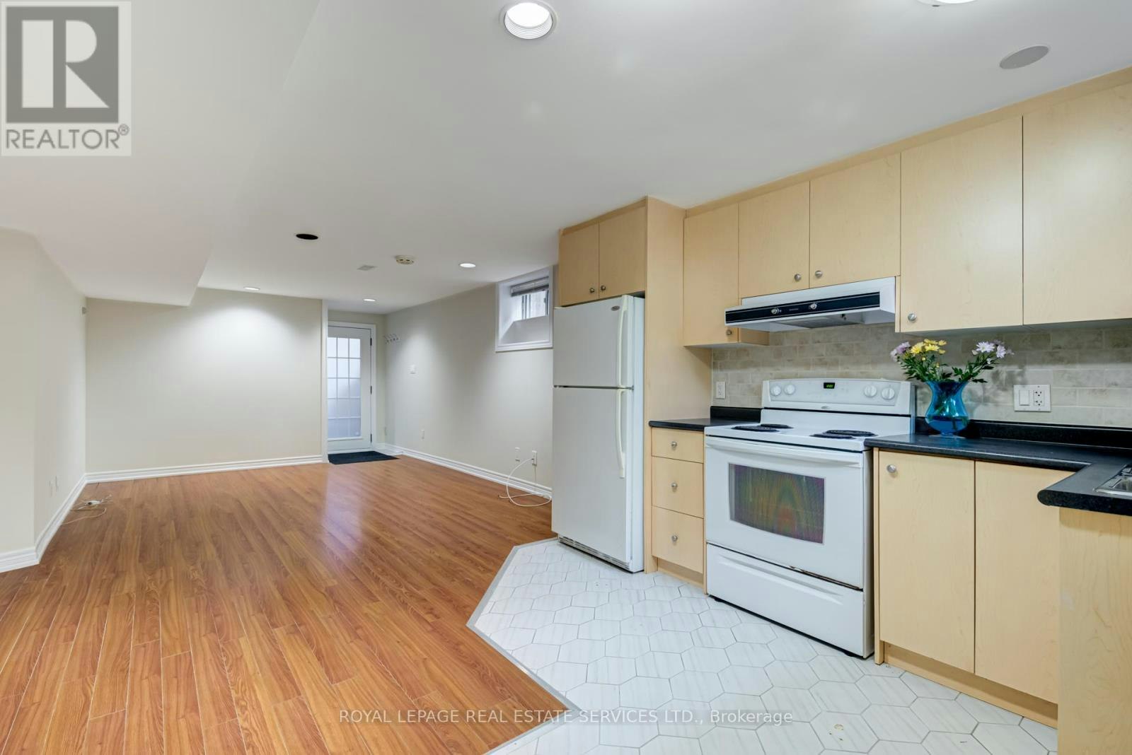 LOWER-127 Rusholme Road E, Toronto, ON, M6H 2Y6 - 12
