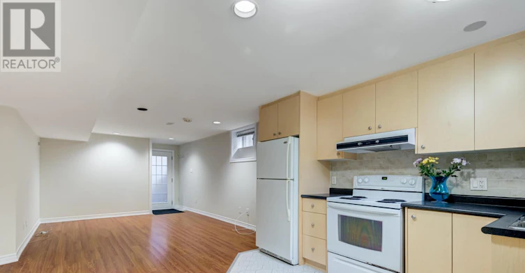 LOWER-127 Rusholme Road E, Toronto, ON, M6H 2Y6 - 12