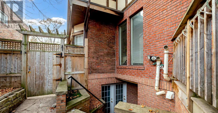 LOWER-127 Rusholme Road E, Toronto, ON, M6H 2Y6 - 3
