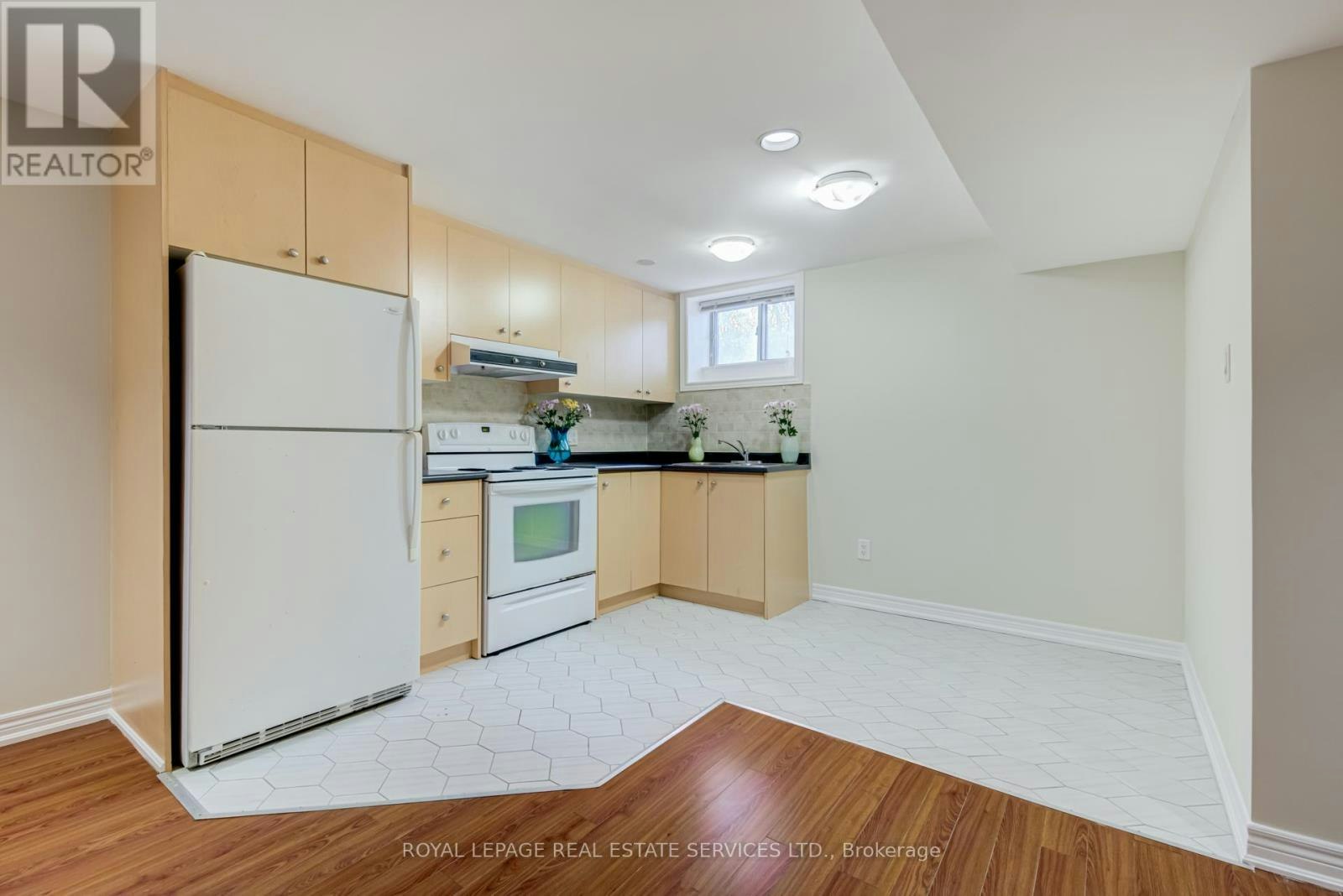 LOWER-127 Rusholme Road E, Toronto, ON, M6H 2Y6 - 13