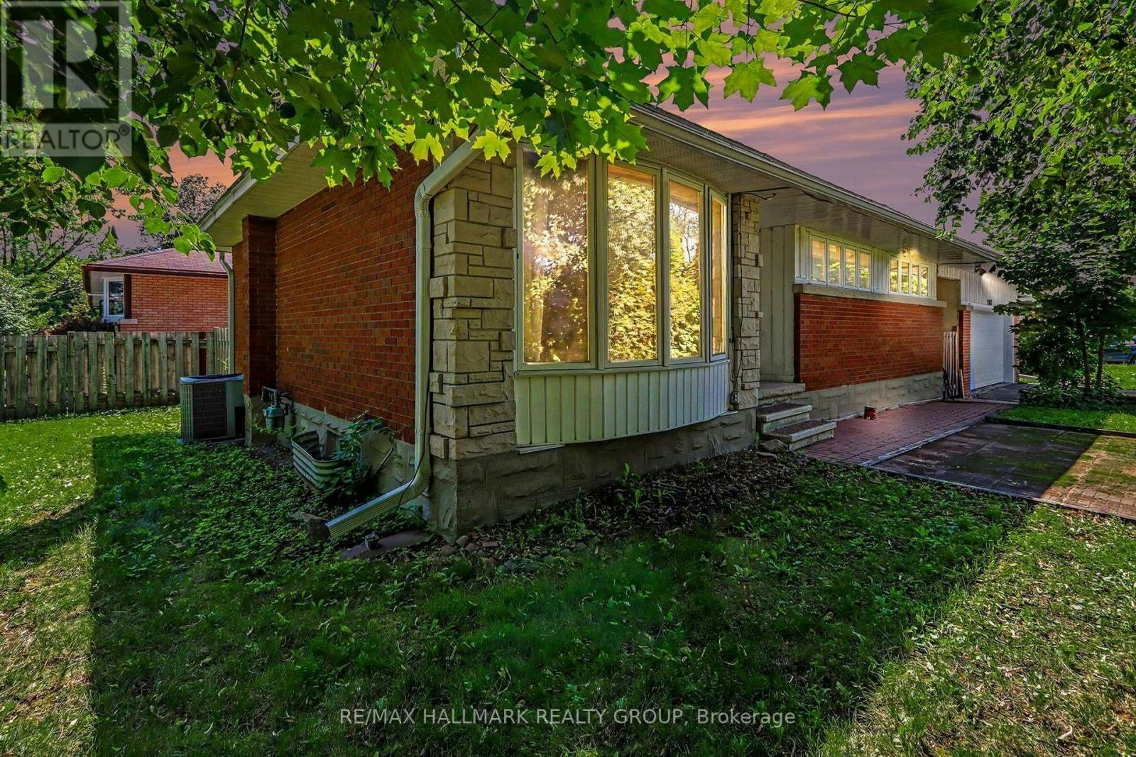 2067 Bangor Street, Ottawa, ON, K1G 2X6