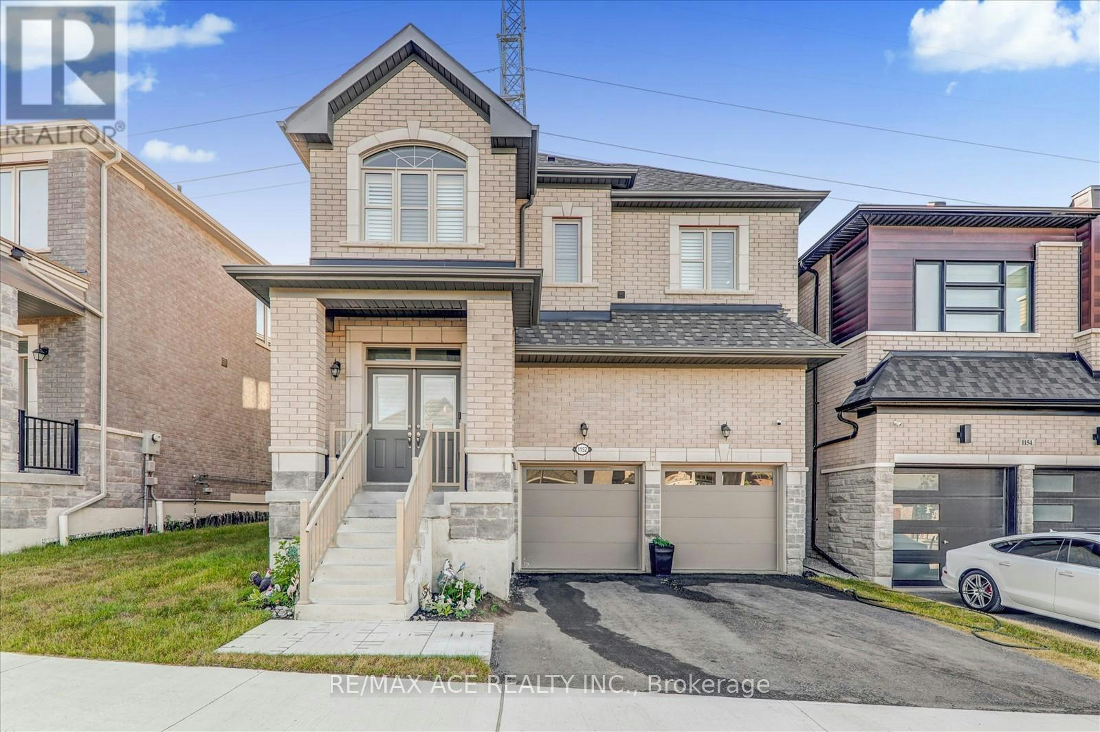 1152 Skyridge Boulevard, Pickering, ON, L1X 0M4