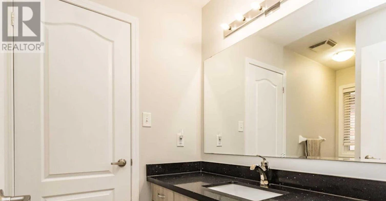 10 Bloom Drive, Brampton, ON, L6P 3C2 - 32